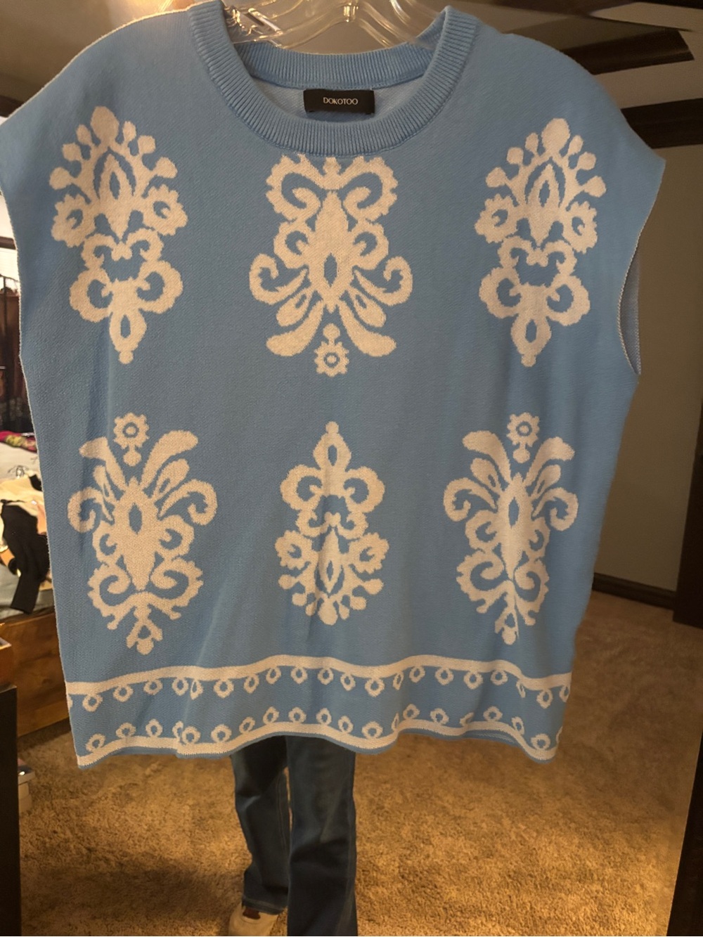 Dakotaoo Blue & White Knit Sleeveless Sweater